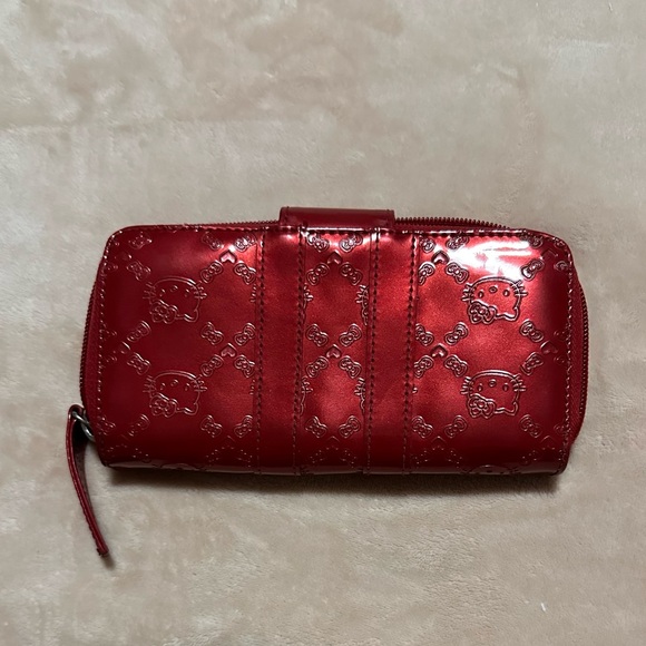 Hello Kitty Metallic Wallet - Picture 2 of 6